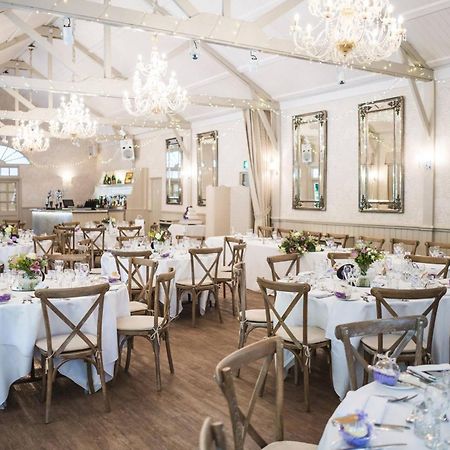 Ravenwood Hall Hotel Bury St. Edmunds ภายนอก รูปภาพ