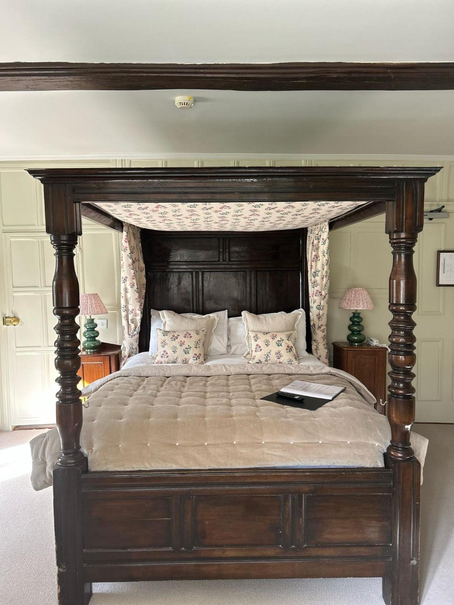 Ravenwood Hall Hotel Bury St. Edmunds ภายนอก รูปภาพ