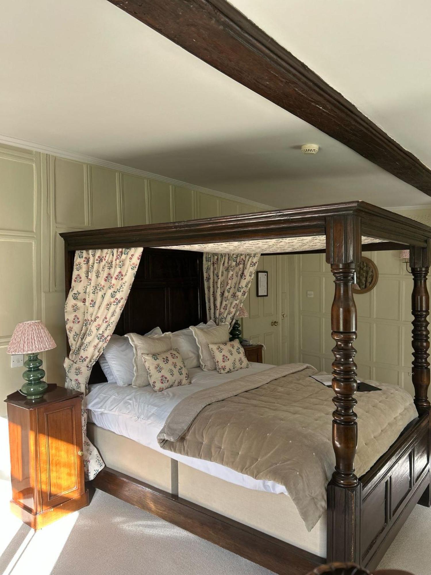 Ravenwood Hall Hotel Bury St. Edmunds ภายนอก รูปภาพ
