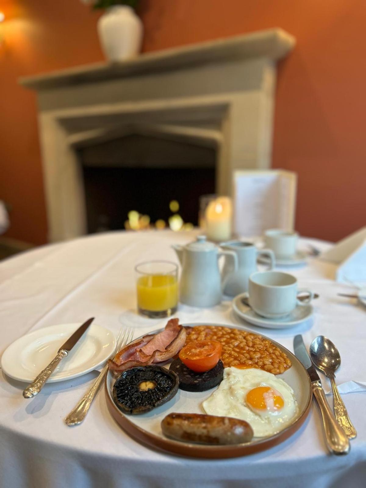 Ravenwood Hall Hotel Bury St. Edmunds ภายนอก รูปภาพ