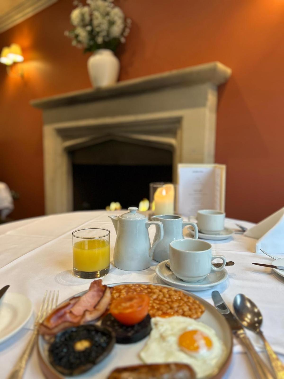 Ravenwood Hall Hotel Bury St. Edmunds ภายนอก รูปภาพ