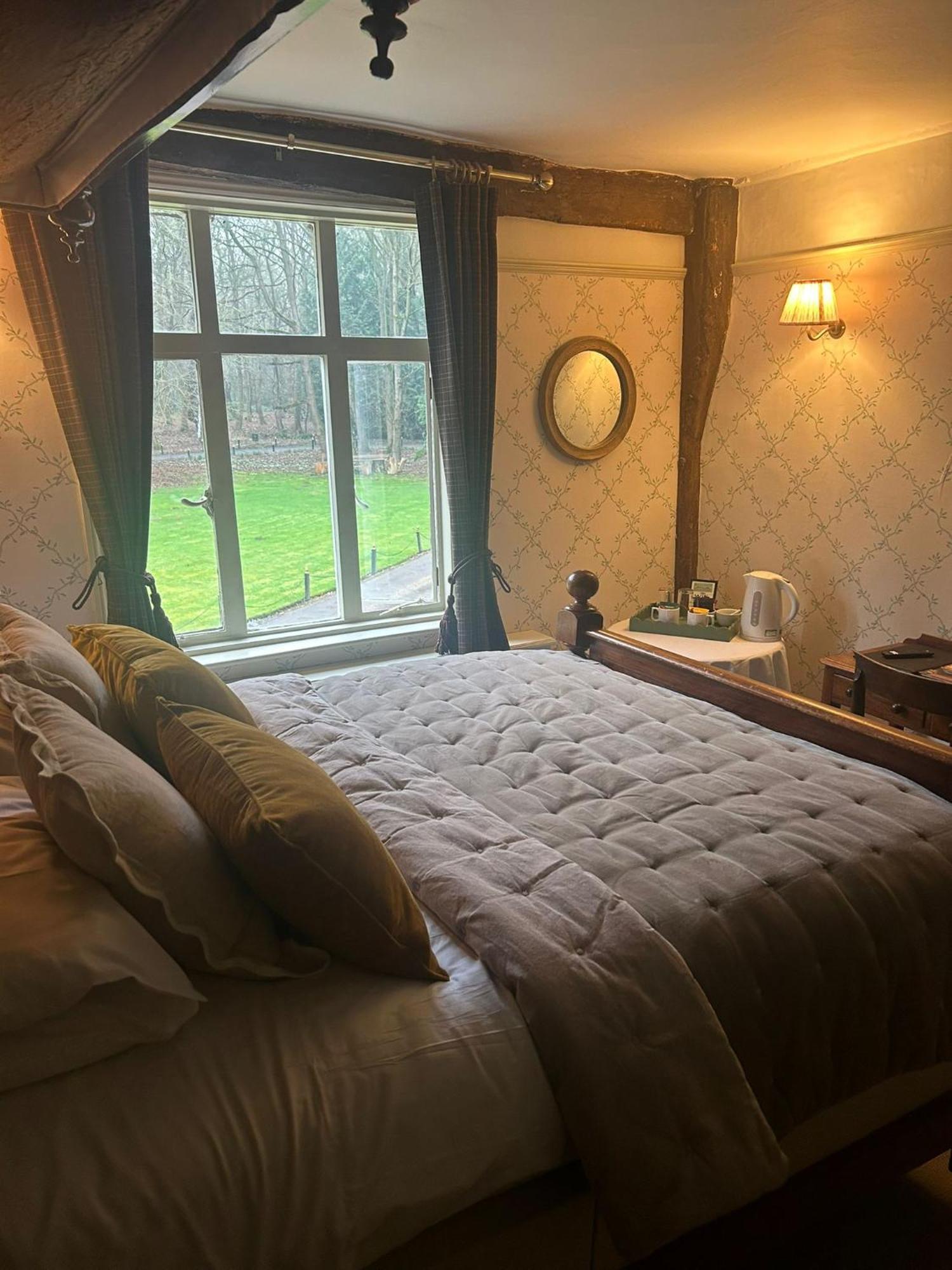 Ravenwood Hall Hotel Bury St. Edmunds ภายนอก รูปภาพ