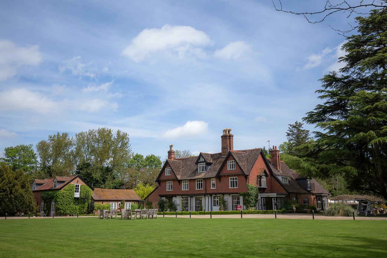 Ravenwood Hall Hotel Bury St. Edmunds ภายนอก รูปภาพ