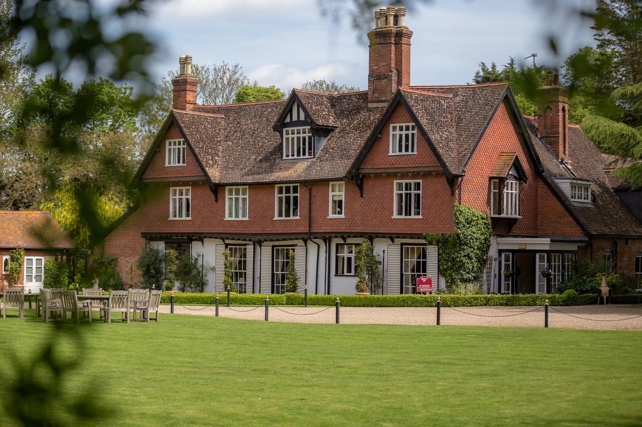 Ravenwood Hall Hotel Bury St. Edmunds ภายนอก รูปภาพ